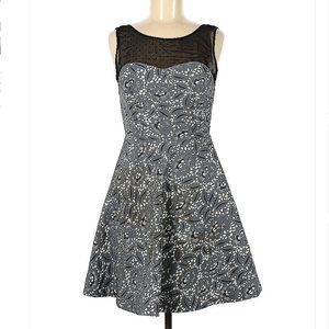 BETSEY Johnson Sleeveless Black & Gray Cocktail Dress Size 6